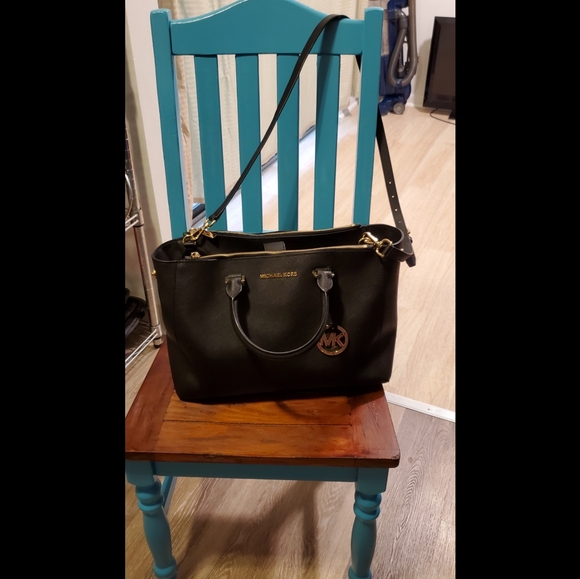 Michael Kors Handbags - Michael Kors Purse